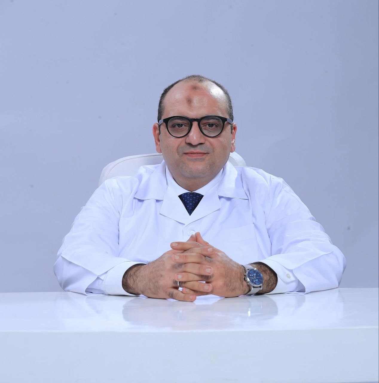 أستاذ دكتور عمرو الحفني - جراحات الجهاز الهضمي | جريدة تحت الضوء