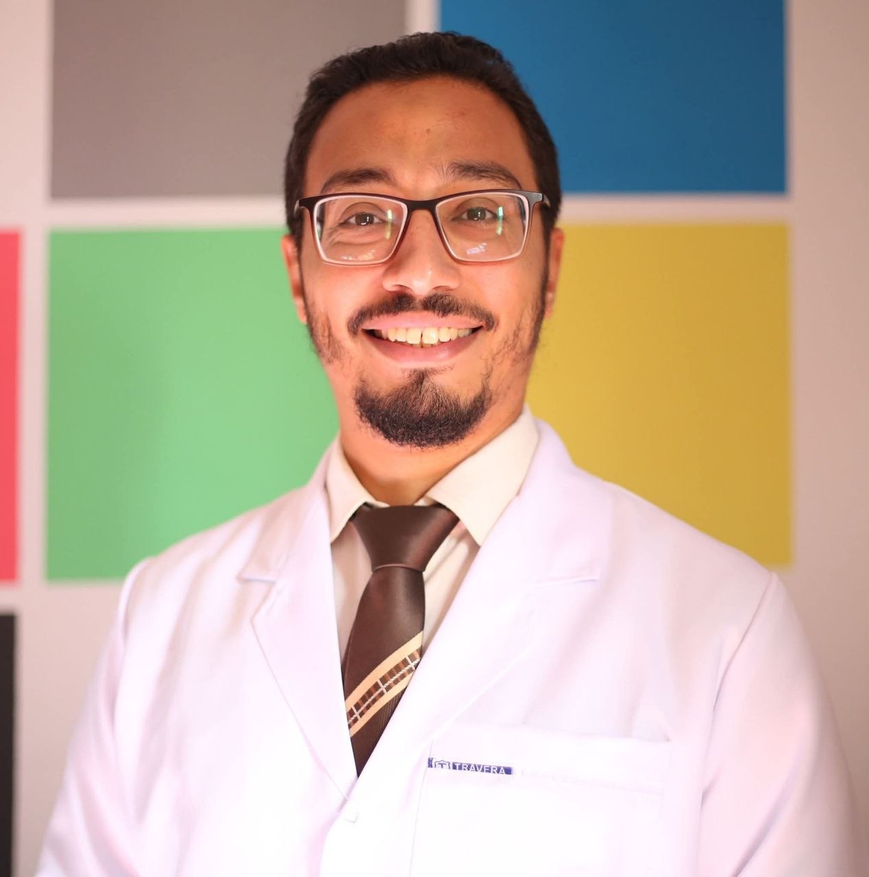 د. محمد اليماني - أخصائي طب وجراحة العيون | جريدة تحت الضوء